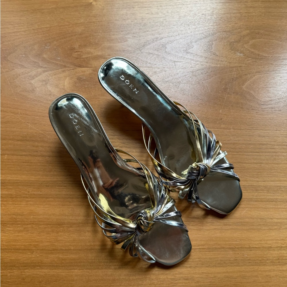 Doen Gio Metallic Sandal